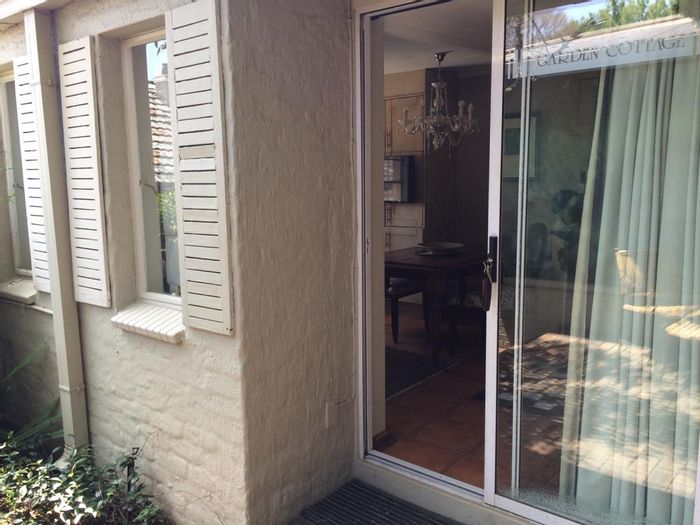 Cottage to Rent in Melville: 1 bedroom, private courtyard, lock-up garage, utilities included.