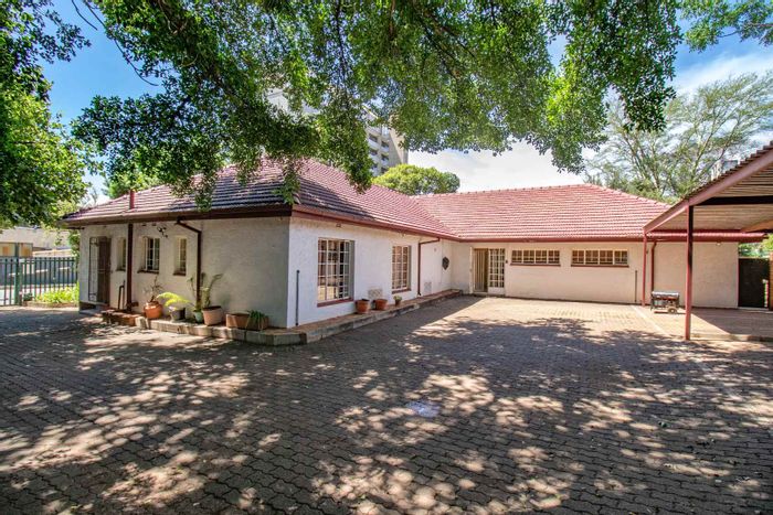 Property #1986815, House sold in Kensington B