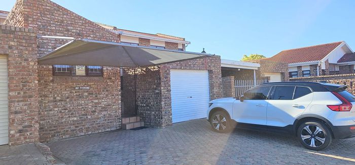 Property #2192408, Townhouse for sale in Hartenbos Central