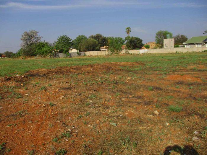 Vacant Land Residential For Sale in Henley On Klip, 2032 m² with services.