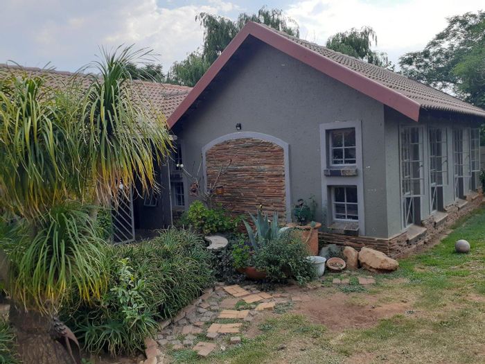 Property #2204601, House for sale in Sunward Park