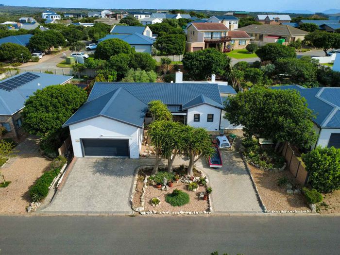 Property #2422681, House For Sale in Still Bay West