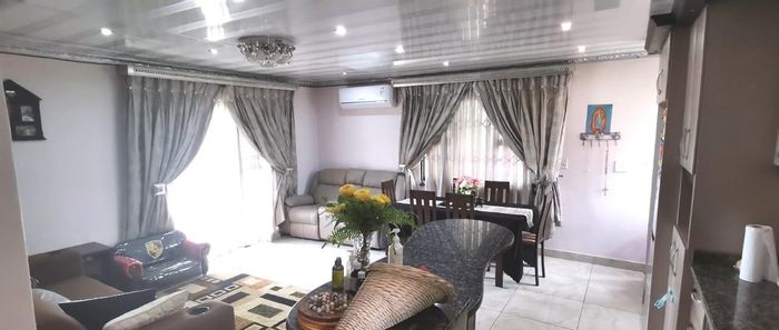 Property #2159040, Townhouse for sale in Bellair