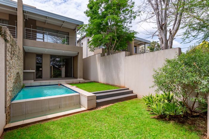 Property #2428672, Townhouse For Sale in Parkmore