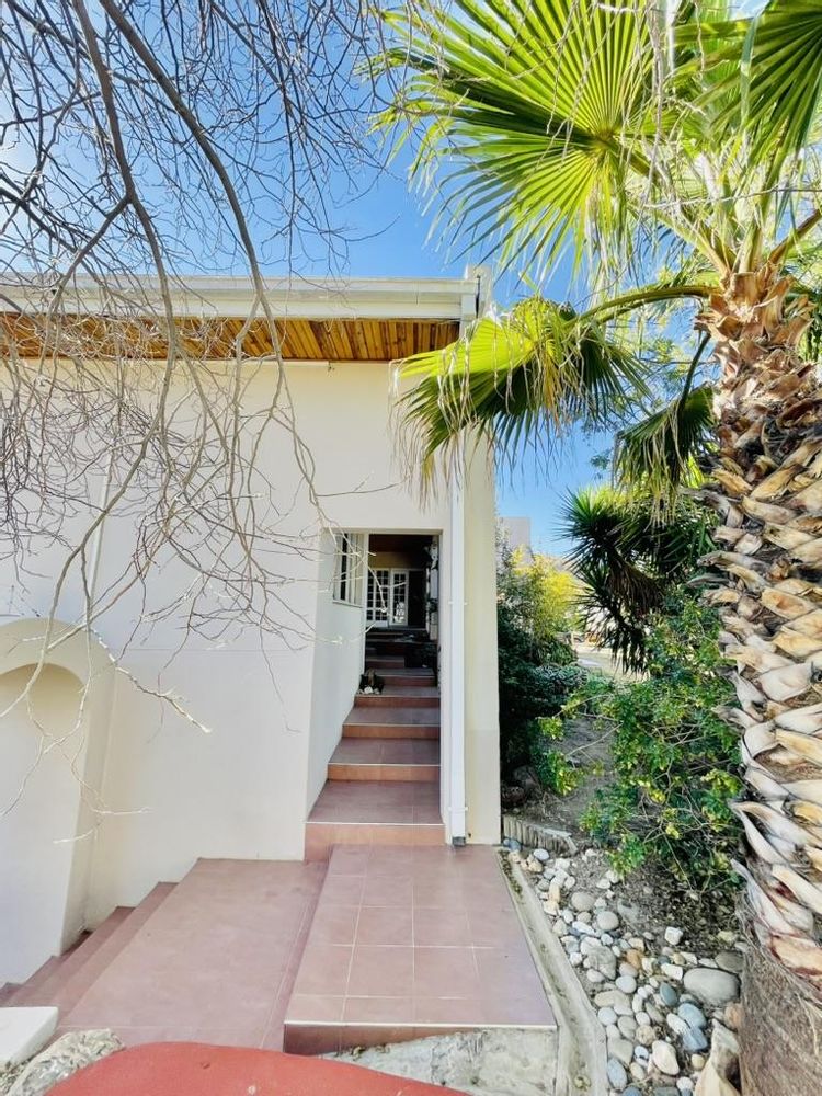 Walkway to front door