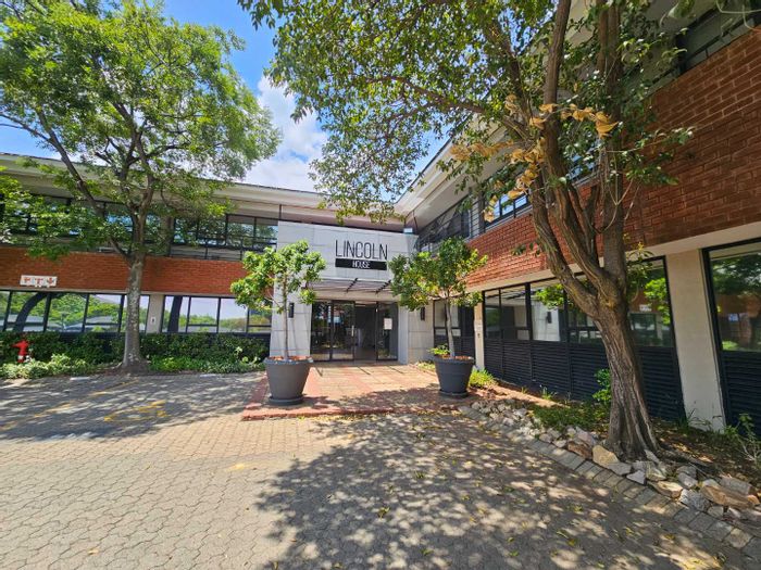 Bryanston Office To Rent: 762.71sqm, ground floor, flexible layout, 24-hour security.