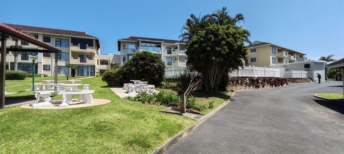 2-Bedroom Apartment with pool, near beach and amenities in Shelly Beach, For Sale.