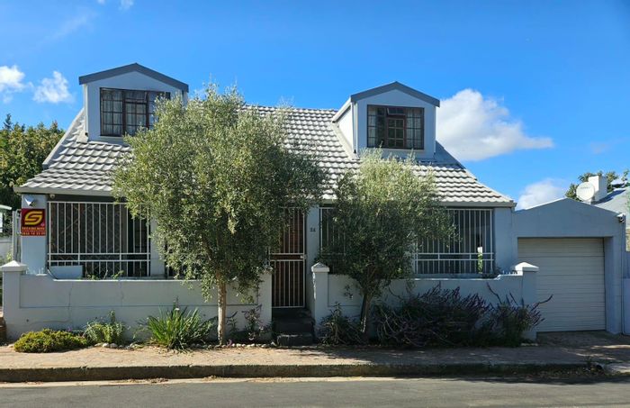 Property #2432510, House Rental Monthly in Roundhay