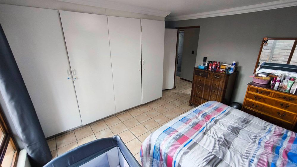 Granny Flat 1 - main bedroom