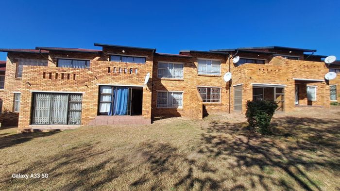 Property #2395332, Apartment For Sale in Buccleuch