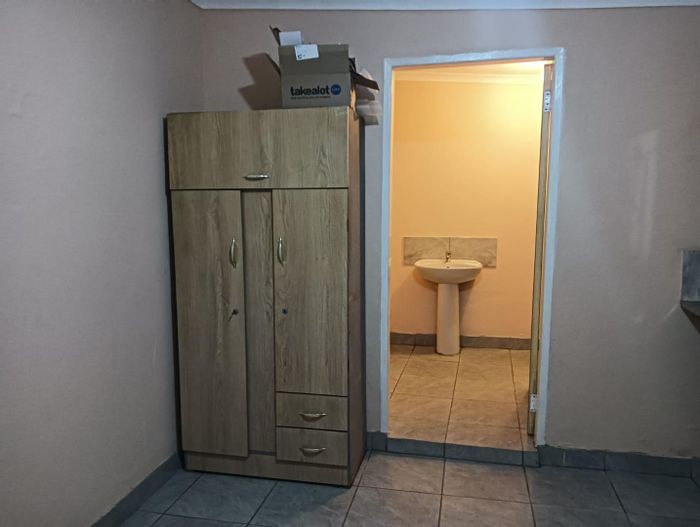 Property #2397889, Cottage Rental Monthly in Eersterust