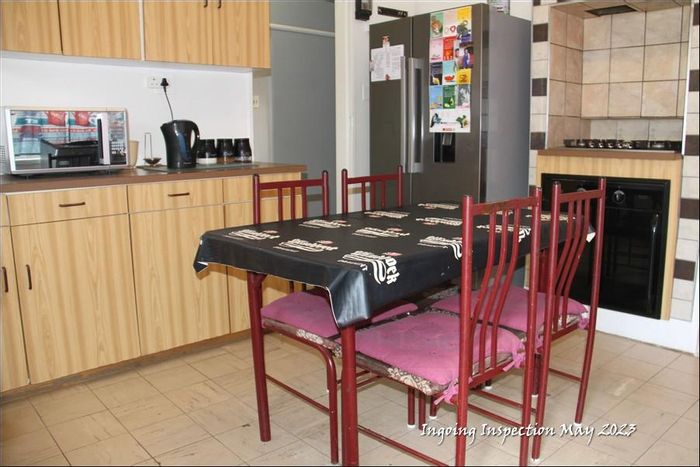 For Sale: House in Windhoek West with 3 bedrooms, backyard flat, ample parking.