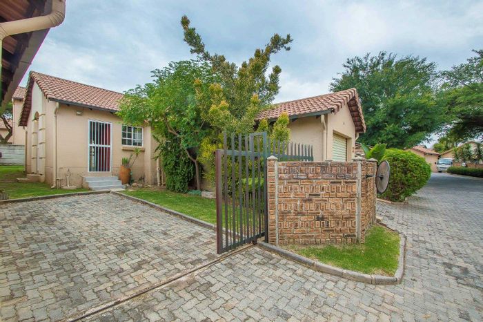 Property #2004207, Townhouse sold in Radiokop