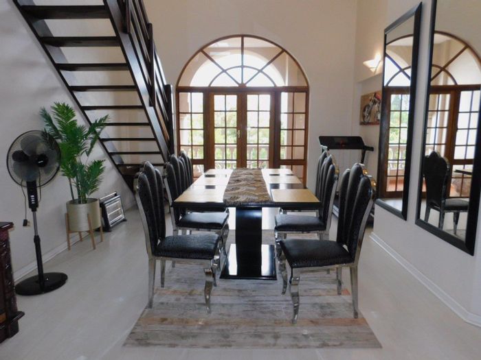 Morningside Apartment To Rent: 2 beds, balcony, loft lounge, pool access.