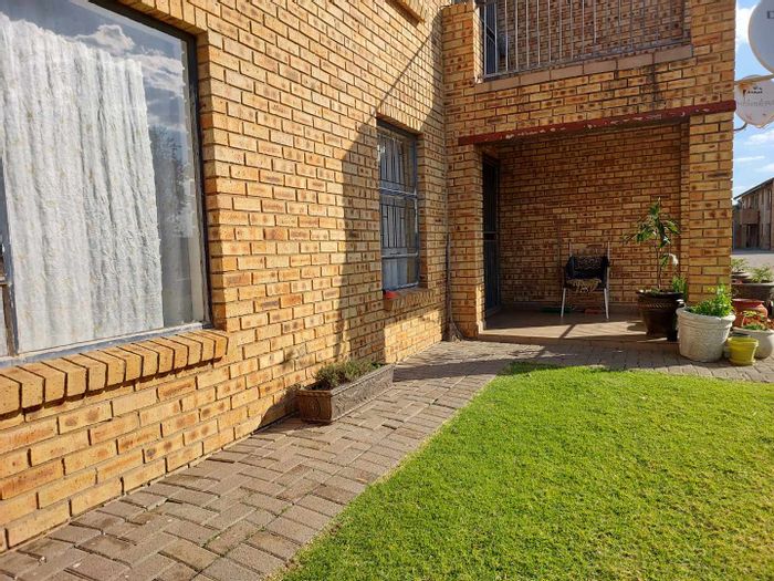 Property #2160893, Townhouse for sale in Riversdale