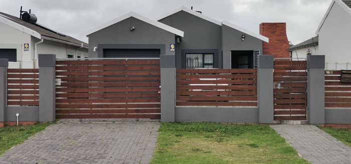 For Sale: Family House in Fairview with braai area, garage, and security features.