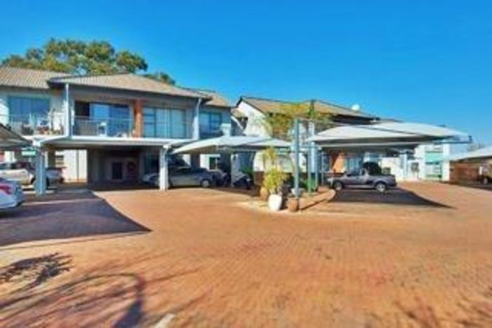 For Sale: Apartment in Florentia with 3 bedrooms, private garden, and parking.