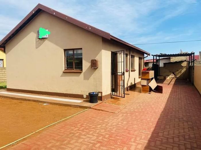 Property #2185580, House for sale in Vosloorus