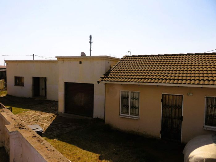 Property #2170464, House for sale in Roodekop