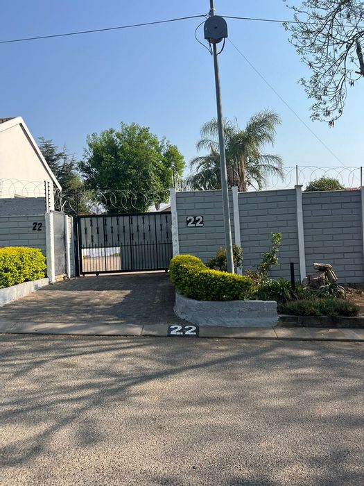 Property #2232720, House rental monthly in Bloubosrand