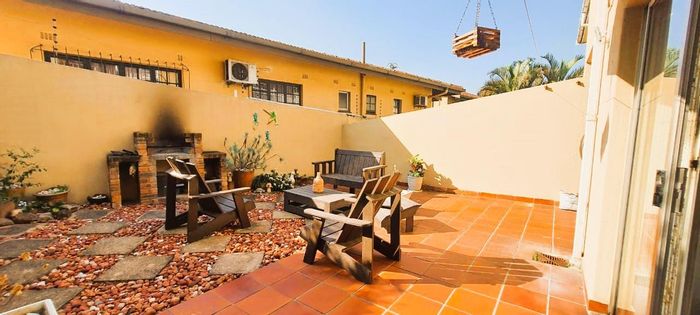 Berea Townhouse For Sale: 3 bedrooms, outdoor patio, pet-friendly, parking available.