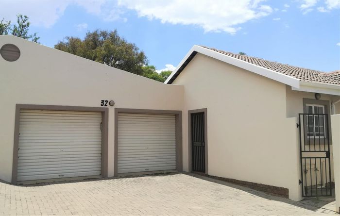 Property #2191397, Townhouse rental monthly in Amandasig