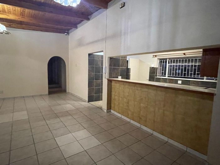 Property #2402811, House For Sale in Hochlandpark