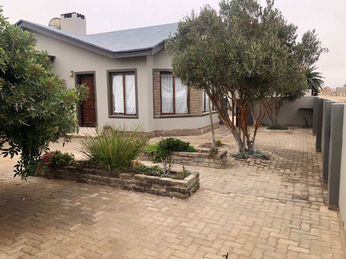 Property #2237817, House rental monthly in Henties Bay Central