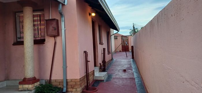 Property #2258482, House for sale in Soshanguve Ext