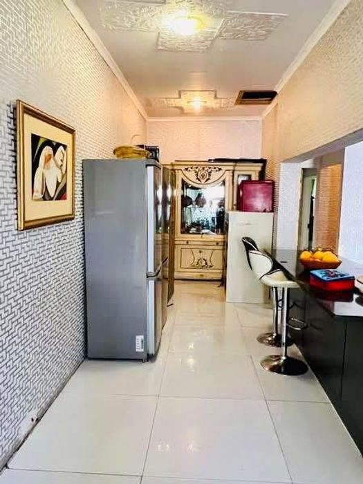 For Sale: Cimbebasia House with 3 Ensuite Bedrooms, Double Garage, and Entertainment Area.