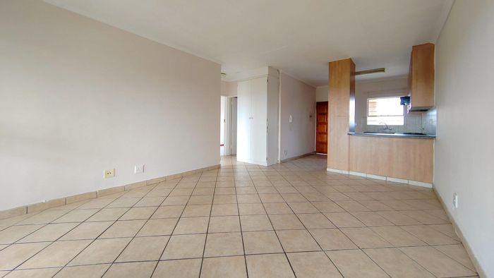 Celtisdal Apartment To Rent: 2 Bedrooms, garage, pool, security, and fibre-ready.