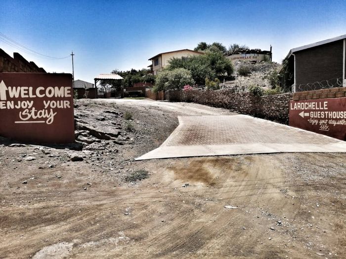 For Sale: Guest House in Keetmanshoop Central with pool, BBQ areas, and 10 rooms.