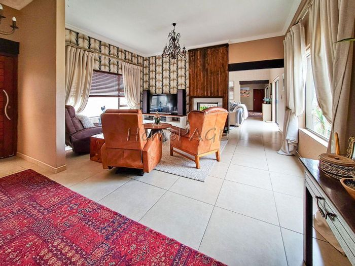 Meersig House For Sale: 3 beds, 4 garages, pool, BBQ room, garden oasis.