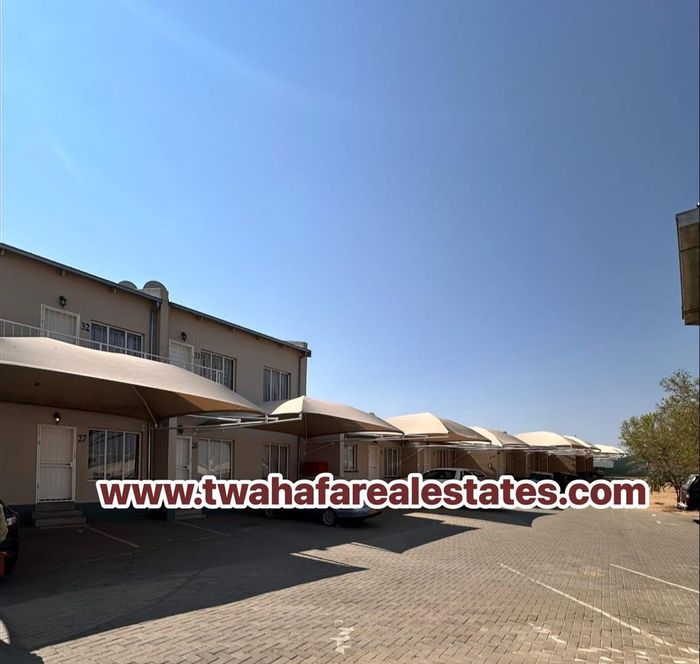 Property #2414894, Townhouse For Sale in Katutura