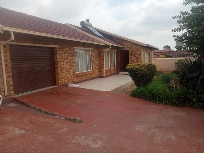 Property #2246053, House for sale in Vosloorus