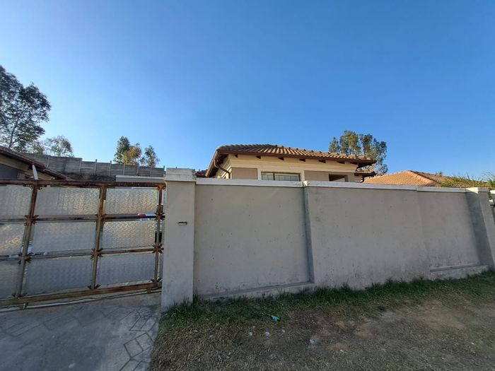 Property #2190526, House rental monthly in Olievenhoutbosch A H