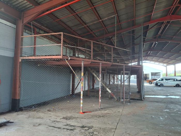 Industrial warehouse to rent in Umbilo with 3-phase power and immediate availability.