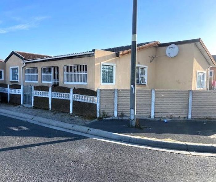 Mitchells Plain 35 Houses for sale