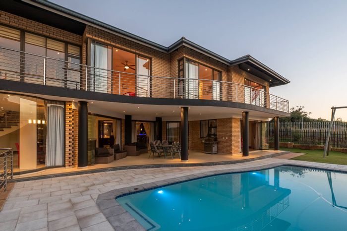 For Sale: House in Meyersdal Nature Estate with 4 beds, 5 baths, and versatile spaces.