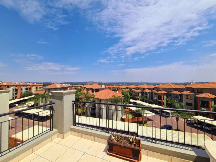 For Sale: Townhouse in Solheim with 3 beds, 3 baths, and private balconies.