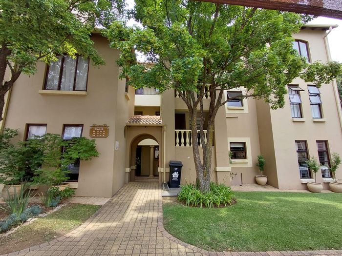For Sale: 1-Bedroom Apartment in Fourways with communal gardens and secure parking.