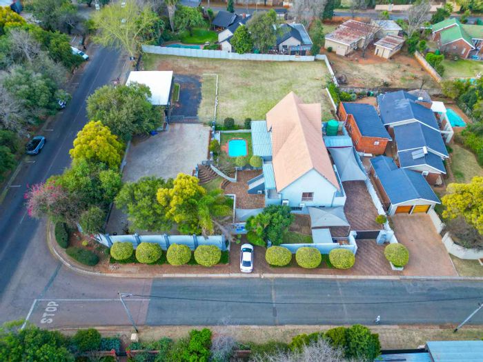 House For Sale in Schoemansville: 6 bedrooms, commercial potential, approved development plans.