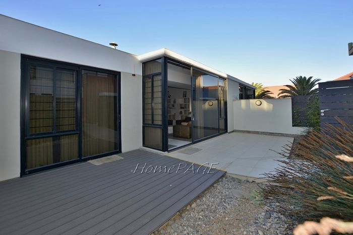 Property #1895182, Townhouse for sale in Swakopmund Central