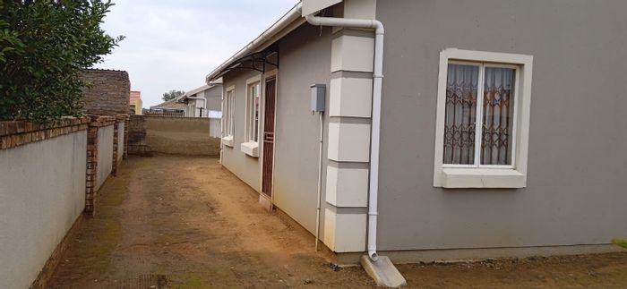 Property #2145301, House for sale in Buhle Park