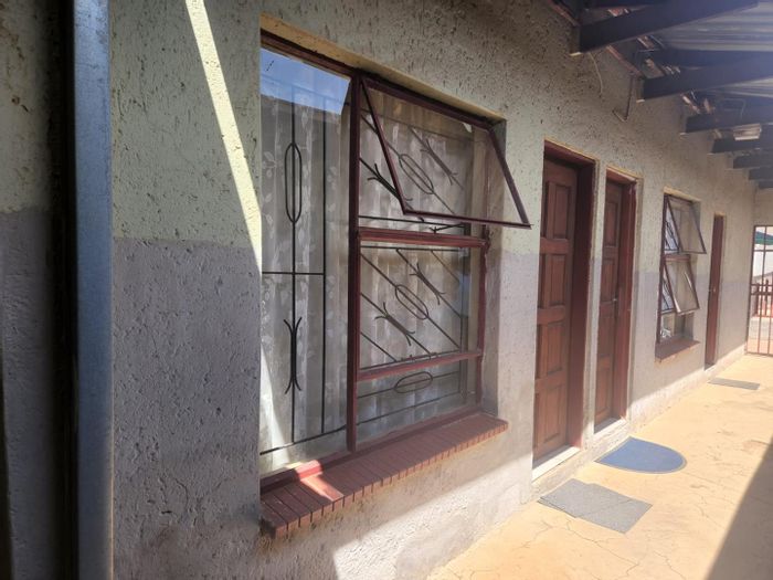 Property #2166407, House for sale in Tembisa