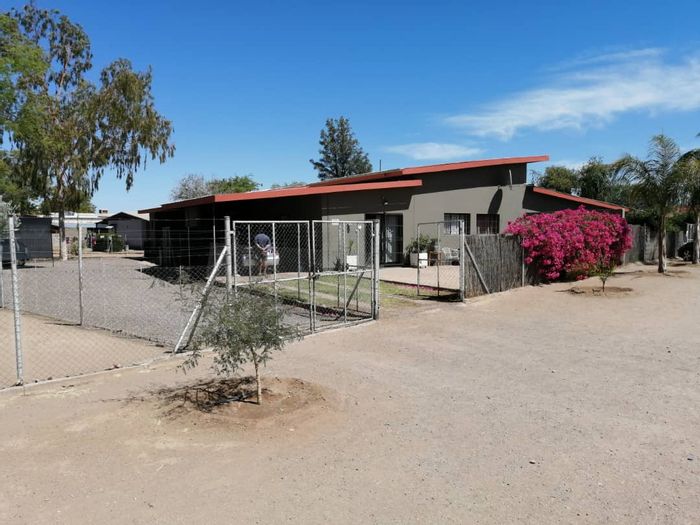 For Sale: House in Mariental Central with 4 rental units and income potential.