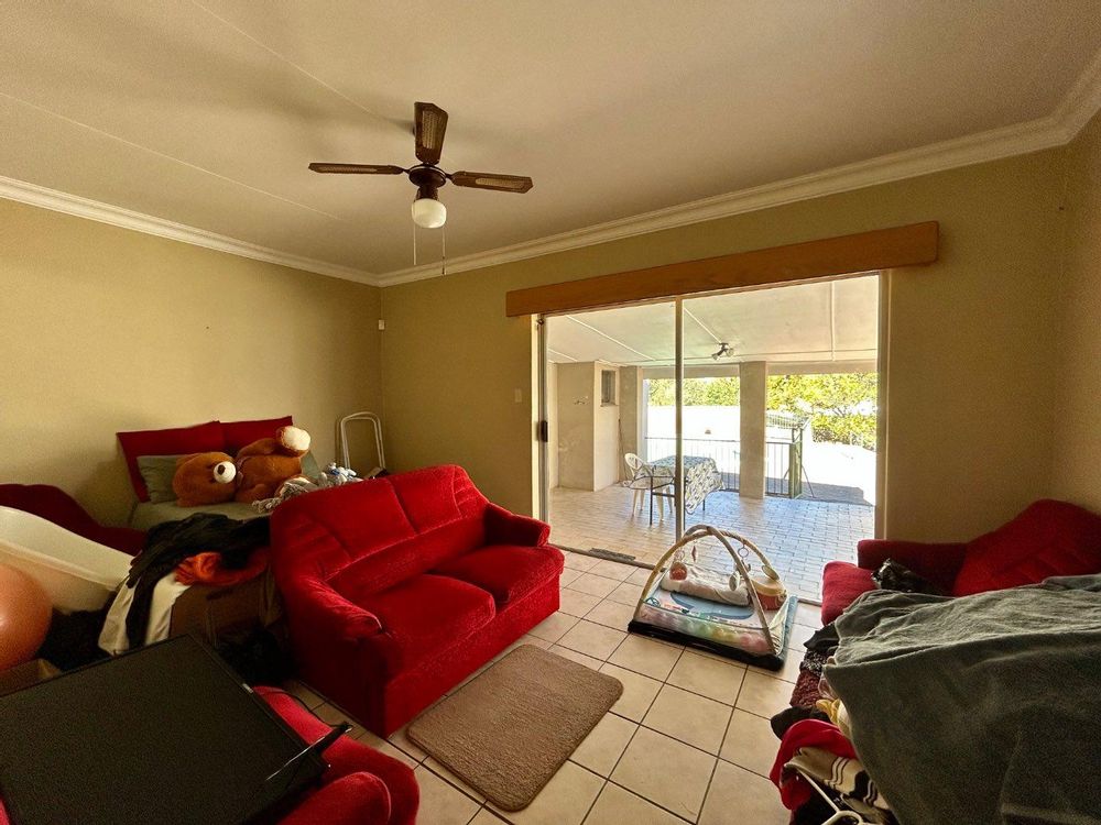 Lounge of the one-bedroom flat.