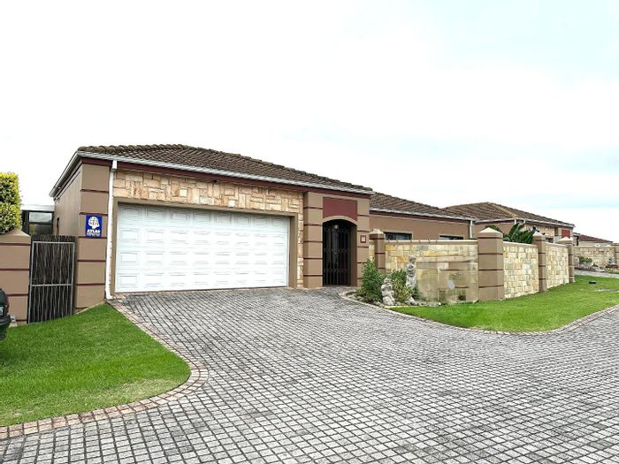Property #2391751, Townhouse For Sale in Parsonsvlei
