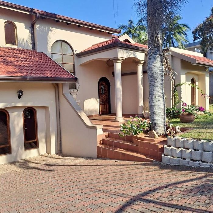 La Lucia Cottage To Rent: Open plan, secure, near La Lucia Mall.