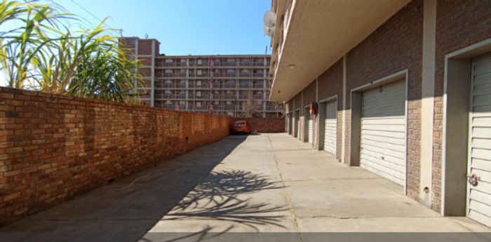 3-Bedroom Apartment in Silverton For Sale, near shops and schools, with garage.